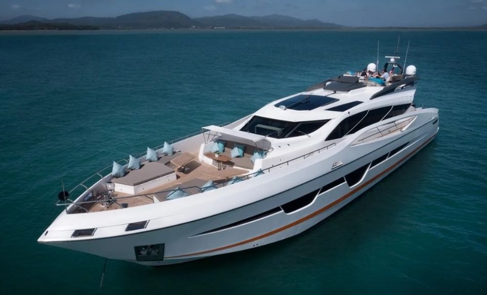 Dolce-Vita-105-FT-Yacht